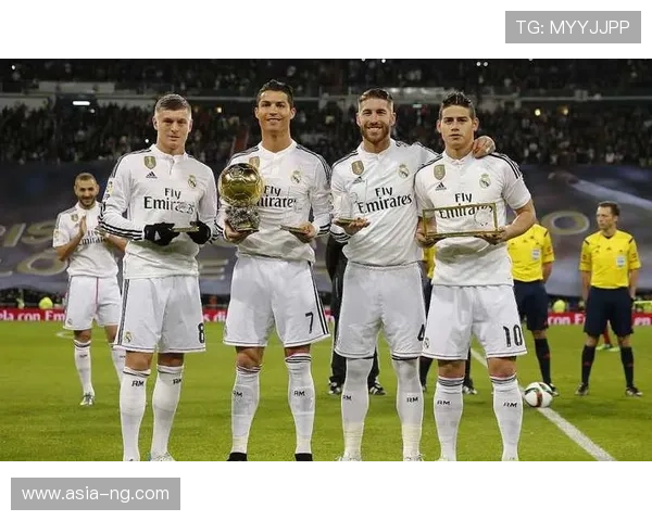 奥斯梅恩转会传闻再起，前尼日利亚主帅透露皇马可能成新东家