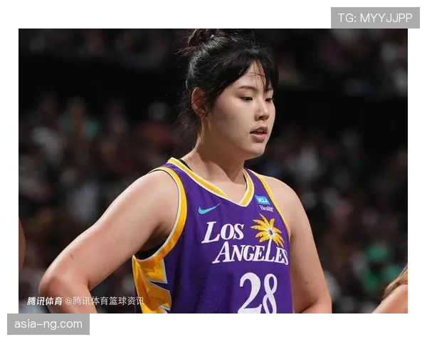 女性体育榜样力量：WNBA球员参与青少年篮球培训项目影响